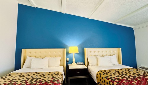 Standard Room, 2 Queen Beds, Non Smoking (2nd Floor)