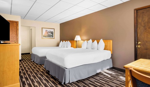 Suite, Multiple Beds, Refrigerator & Microwave, Ground Floor