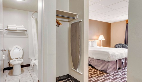 Suite, 2 Queen Beds, Refrigerator, Ground Floor