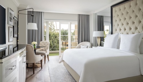 Premier Room, 1 King Bed, Balcony