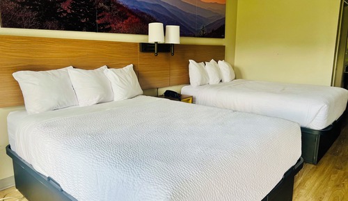 Suite, 2 Queen Beds, Non Smoking