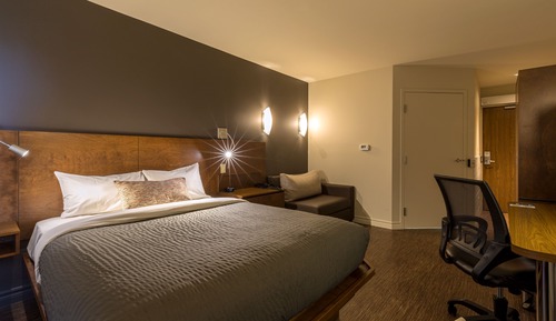 Basic Room, 1 Queen Bed, Mobility Accessible, Ground Floor