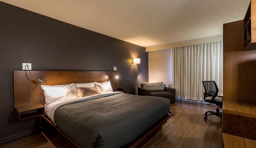 Standard Room, 1 King Bed, River View (N King)