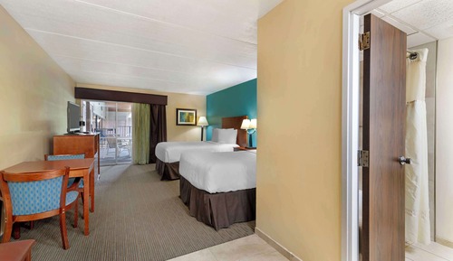 Standard Room, 2 Double Beds, Non Smoking, Poolside