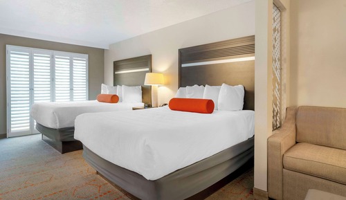 Suite, 2 Queen Beds, Non Smoking, Balcony (Pet Friendly)