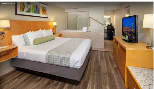 Standard Room, 1 King Bed, Non Smoking, Jetted Tub