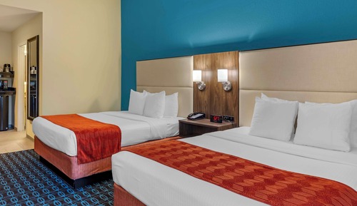 Standard Room, 2 Queen Beds, Non Smoking, Refrigerator & Microwave (1st Floor)