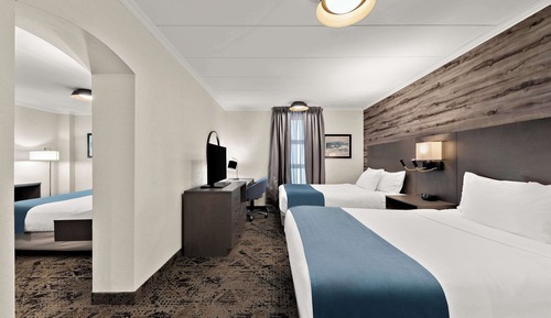 Suite, Multiple Beds, Non Smoking, Kitchenette (Walk-in Shower;Larger Room)