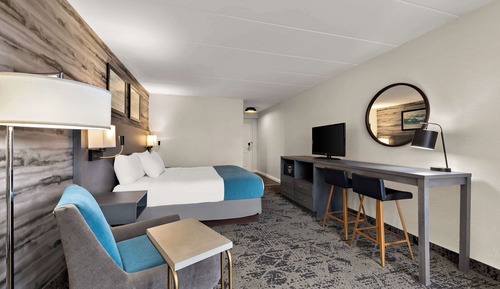 Standard Room, 1 King Bed, Non Smoking, Balcony (Walk-in Shower)