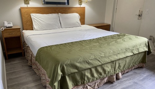 Standard Room, 1 King Bed, Non Smoking