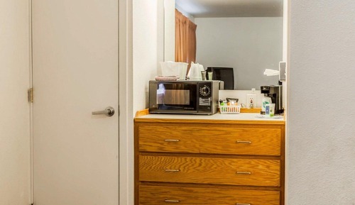 Standard Room, 2 Queen Beds, Non Smoking