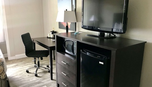 Standard Room, 2 Double Beds, Refrigerator & Microwave, Pool View