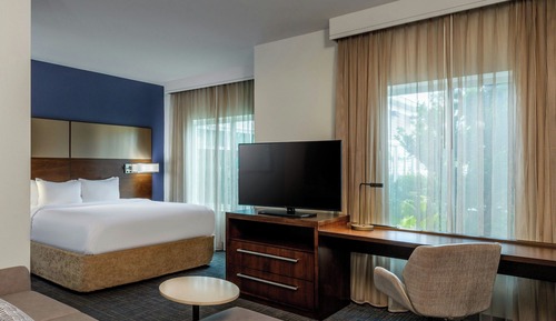 Studio, 1 King Bed with Sofa bed