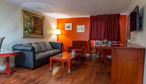 Studio Suite, 1 King Bed, Non Smoking