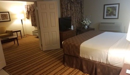 Suite 1 King Bed with Pull out couch with Hot Tub and with Kitchen