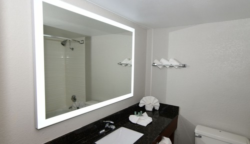 Executive 2 Queen Beds, Non Smoking, with Pull out couch with Refrigerator & Microwave