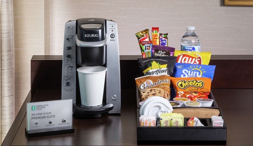 Premium Suite, 1 Queen Bed, Accessible, Bathtub (Mobility & Hearing)