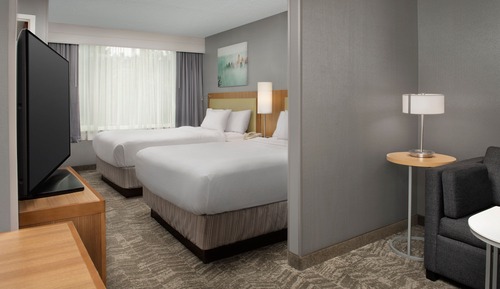 Suite, Multiple Beds (Mobility/Hearing Accessible, Tub)