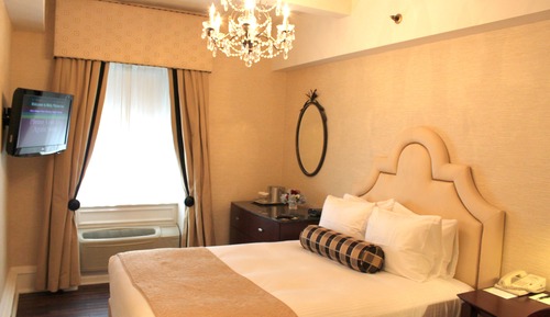 Standard Room, 1 Queen Bed