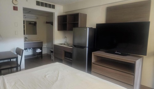 Standard Studio, 1 Queen Bed, Refrigerator & Microwave