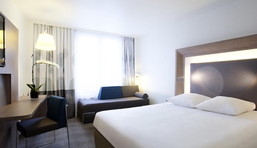 Executive Room, 1 Queen Bed with Sofa bed