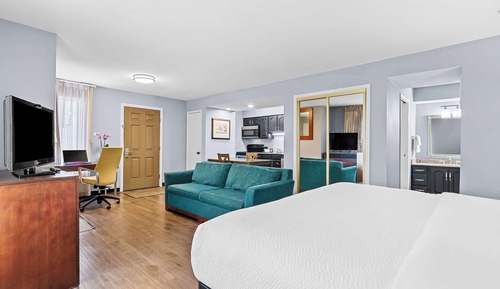 Suite, 1 King Bed, Accessible, Non Smoking (with Sofabed, Full Kitchen)