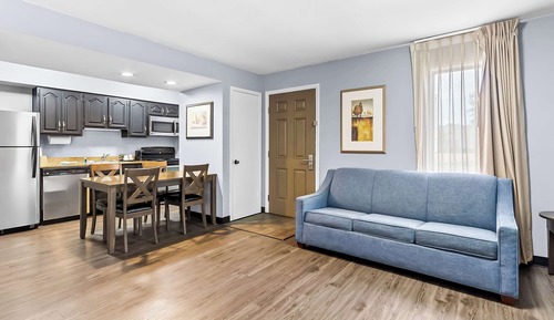 Suite, 2 Queen Beds, Non Smoking (with Sofabed, Full Kitchen)
