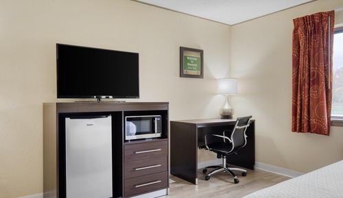 Standard Room, 1 Queen Bed, Accessible, Bathtub