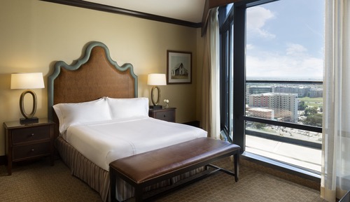 Executive Suite, 1 Queen Bed, Balcony