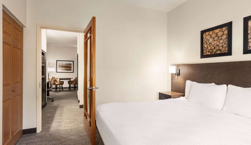 Suite, 1 King Bed, Non Smoking (One-Bedroom)