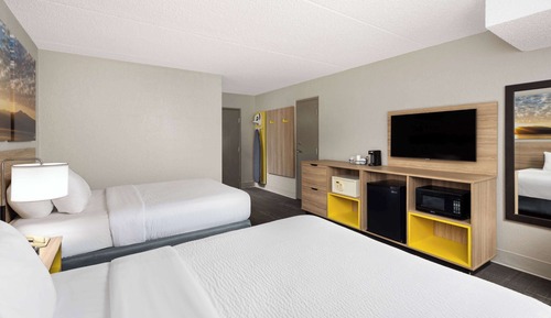 Room, 2 Queen Beds, Non Smoking