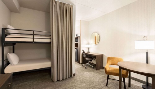 Suite, Multiple Beds, Non Smoking