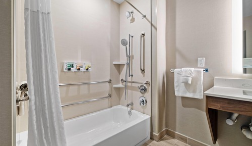 Suite, 2 Queen Beds, Accessible, Ocean View (Mobility,Tub w/Grab Bars, Non Smoking)