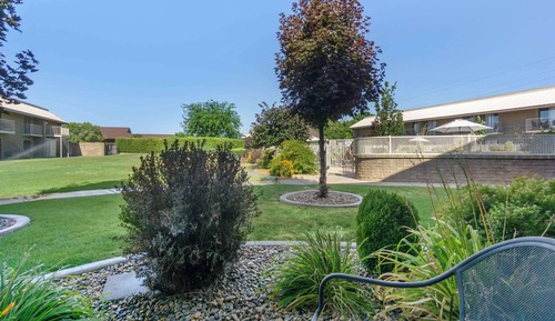 Suite, 2 Queen Beds, Kitchen, Poolside (Full Kitchen)