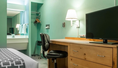 Room, 1 King Bed, Accessible, Non Smoking