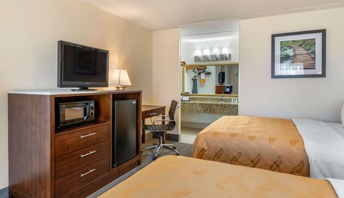 Room, 2 Queen Beds, Non-Smoking - Pet Friendly