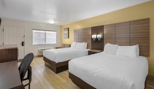 Standard Room, 2 Queen Beds, Non Smoking (Pet Friendly)