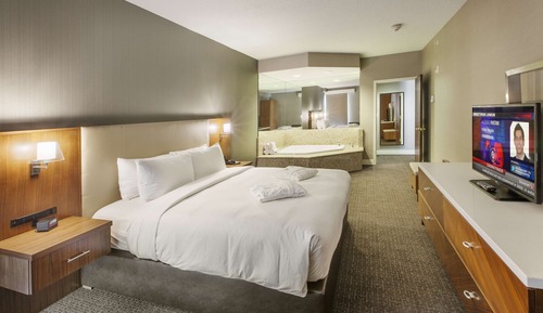 Suite, 1 King Bed with Sofa bed, Kitchenette (Jetted Tub)