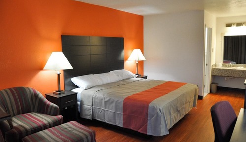 Deluxe Room, 1 King Bed, Accessible, Non Smoking