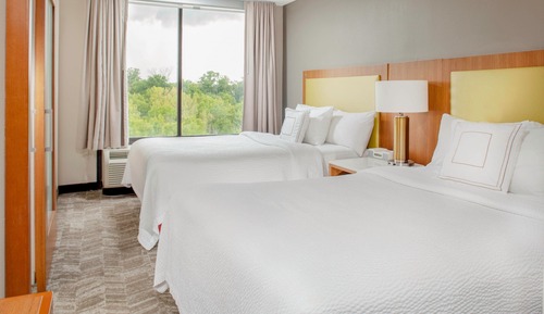 Studio, 2 Queen Beds (Hearing Accessible)