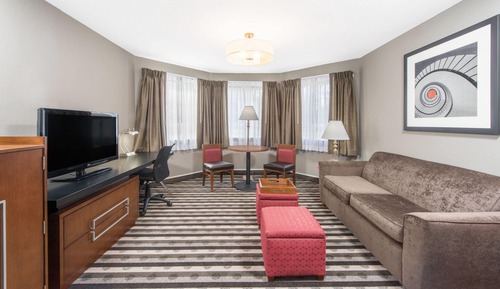 Studio Suite, 1 King Bed, Non Smoking