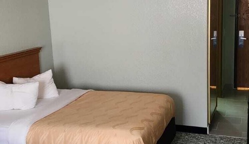 Room, 2 Queen Beds (Mobility, Tub w/Grab Bars)