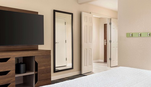 Room, 1 King Bed, Accessible, Non Smoking