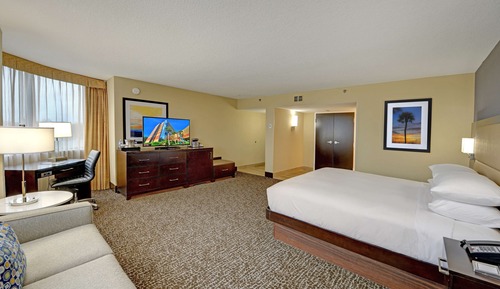 Room, 1 King Bed, Corner
