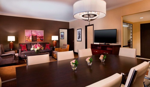 Suite, 2 Bedrooms (with Parlor)
