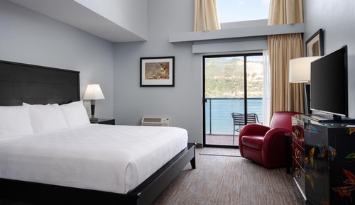 Suite, 1 King Bed, Fireplace, River View (Sitting Area, No Pets)