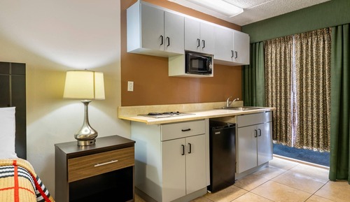 Efficiency, Suite, 1 King Bed, Non Smoking