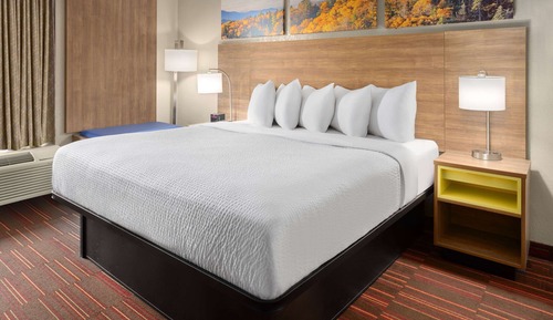 Standard Room, 1 King Bed