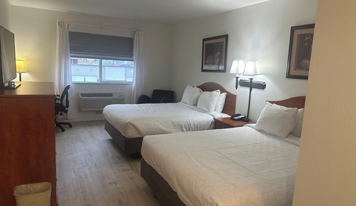 Standard Room, 2 Queen Beds, Non Smoking, Refrigerator & Microwave (Pet Friendly)