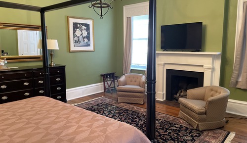 Room, 1 King Bed (403), Stairs Required